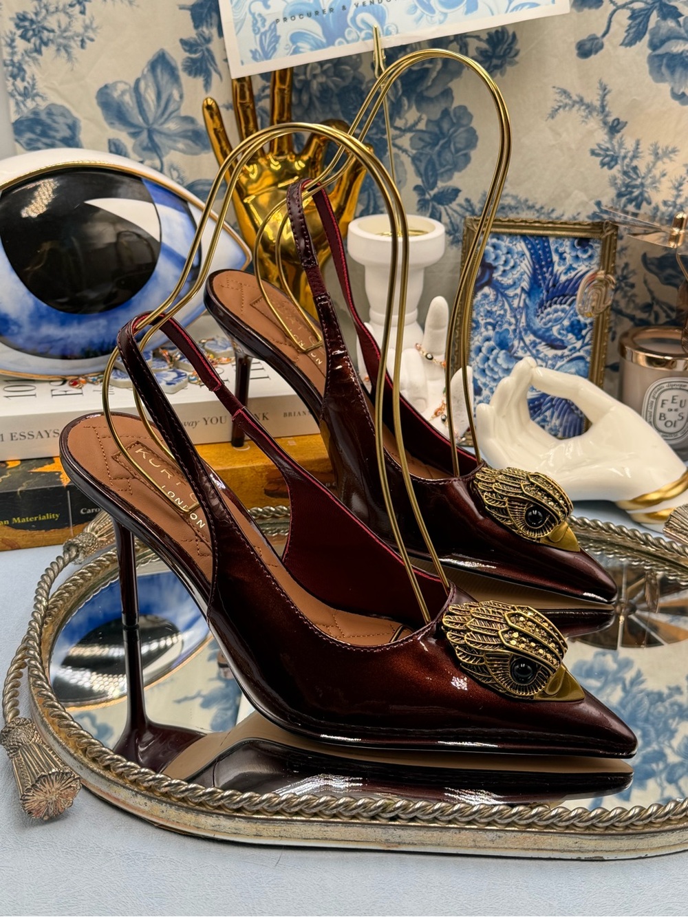 🆕 KURT GEIGER LONDON 🧿 NWOB Belsize Large Eagle Slingback Heels, Wine Patent